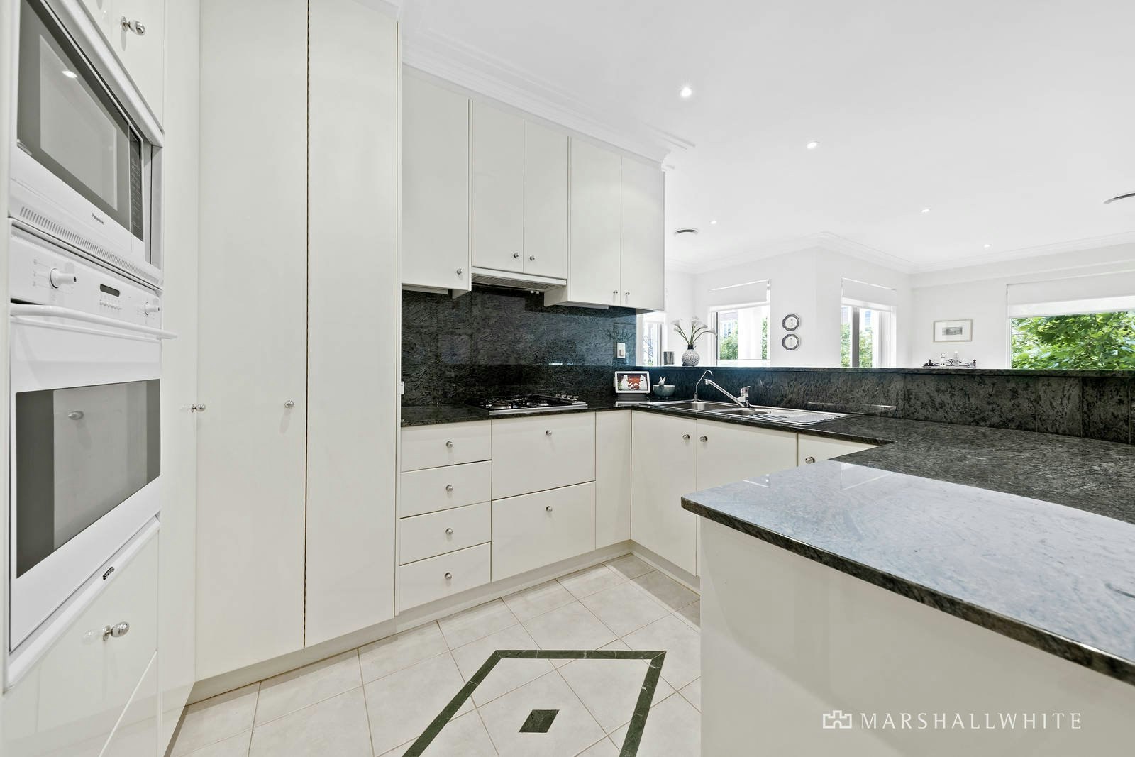 9/391 Toorak Road, South Yarra, VIC