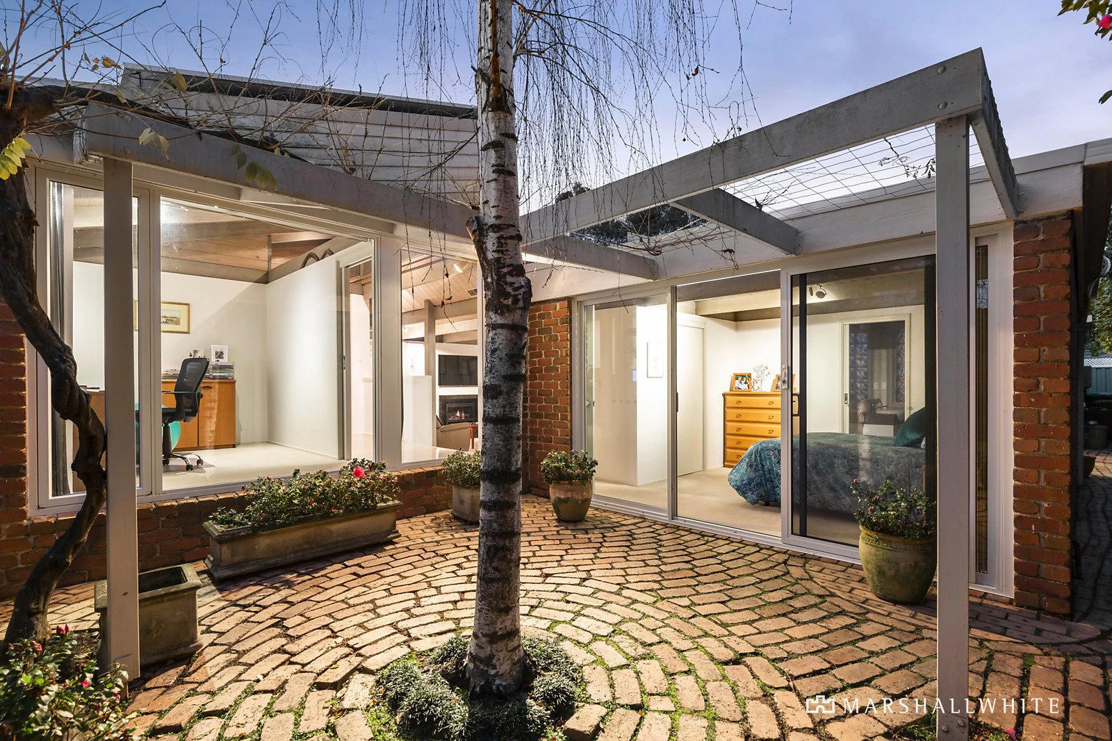 8 Harvell Court, Doncaster, VIC