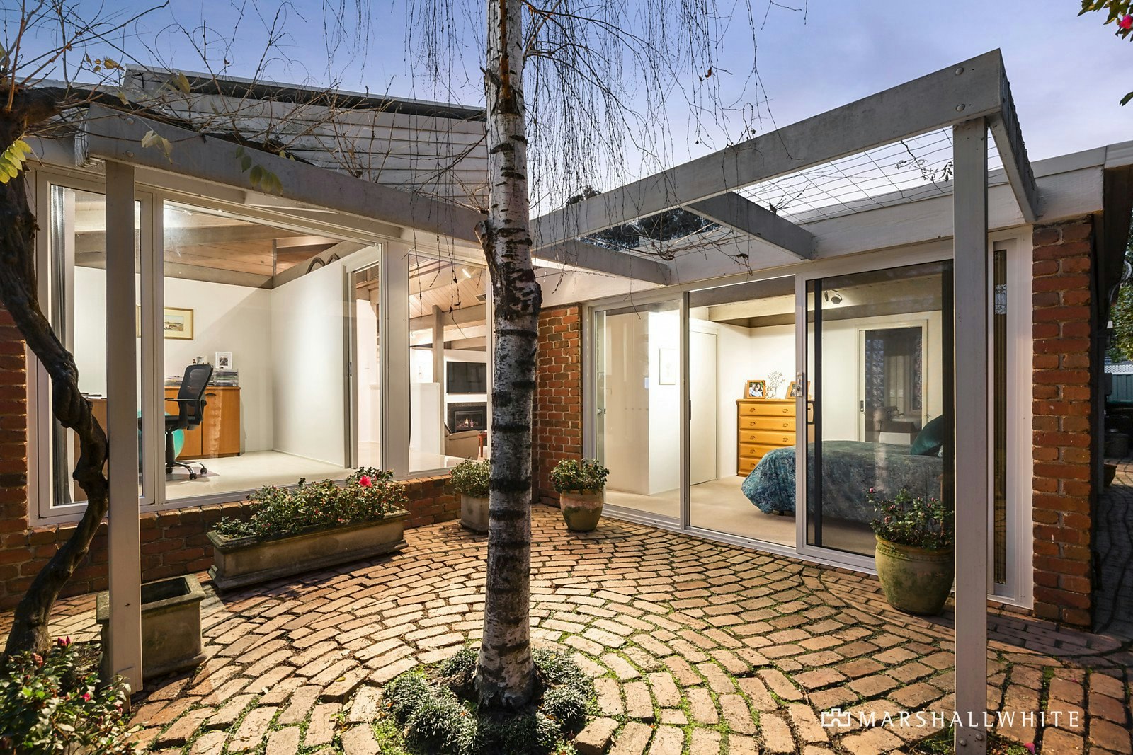 8 Harvell Court, Doncaster, VIC