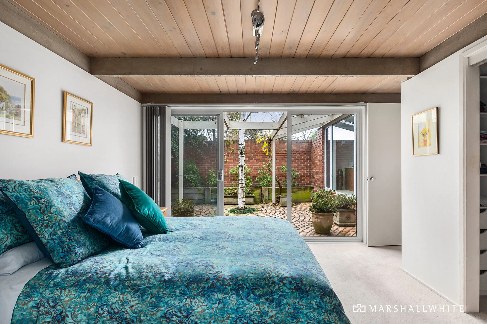 8 Harvell Court, Doncaster, VIC