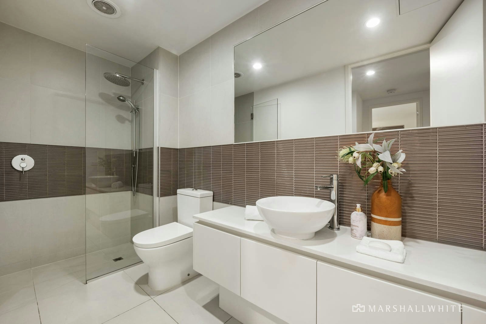 105/18 Berkeley Street, Doncaster, VIC