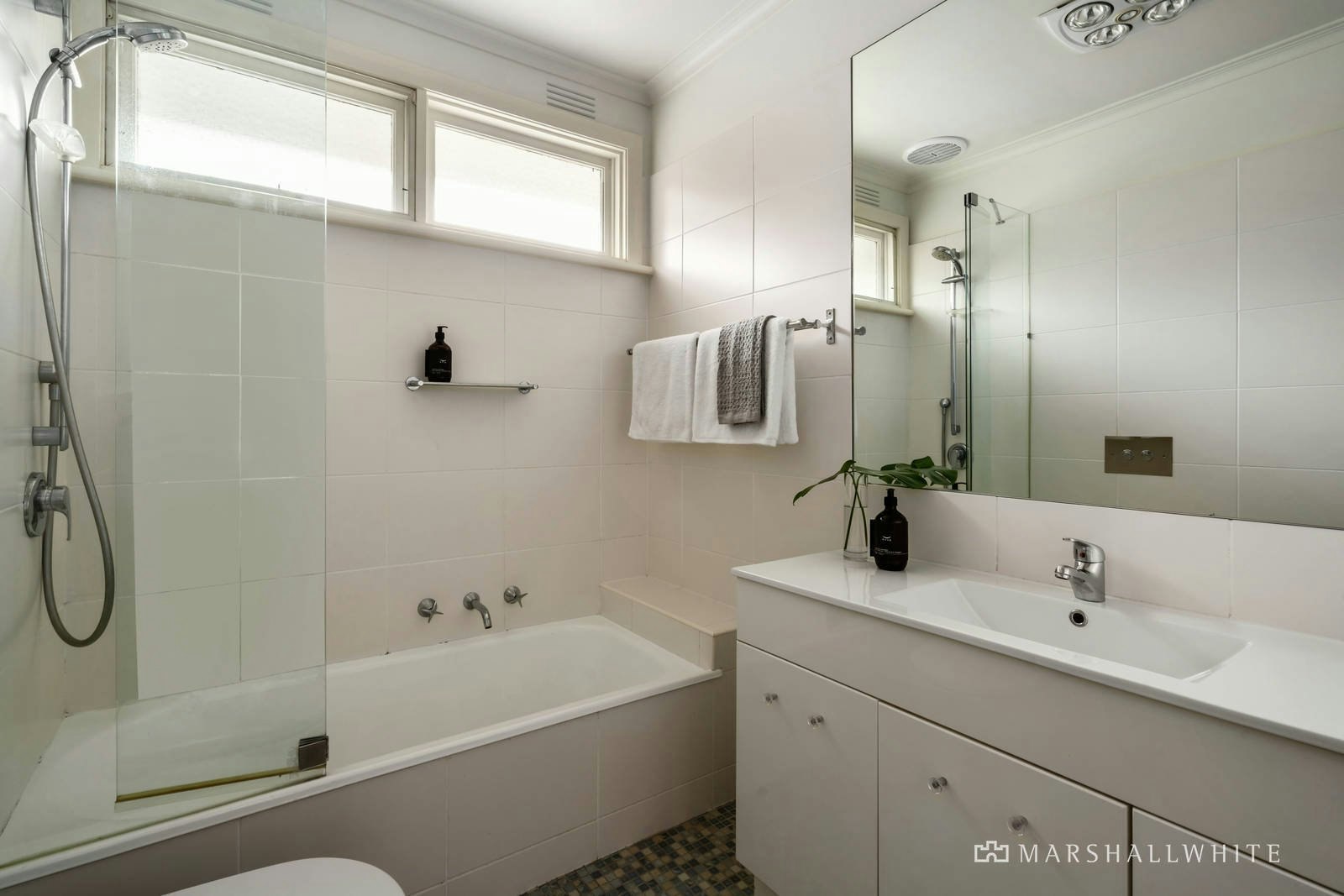 2/239 Burke Road, Glen Iris, VIC