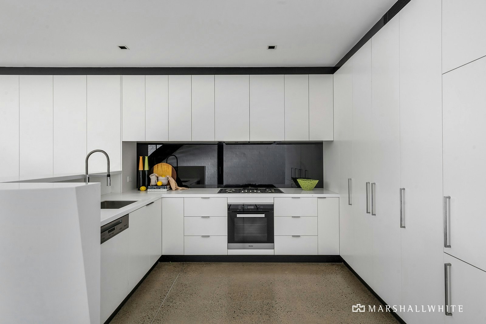 54 Kerferd Road, Albert Park, VIC