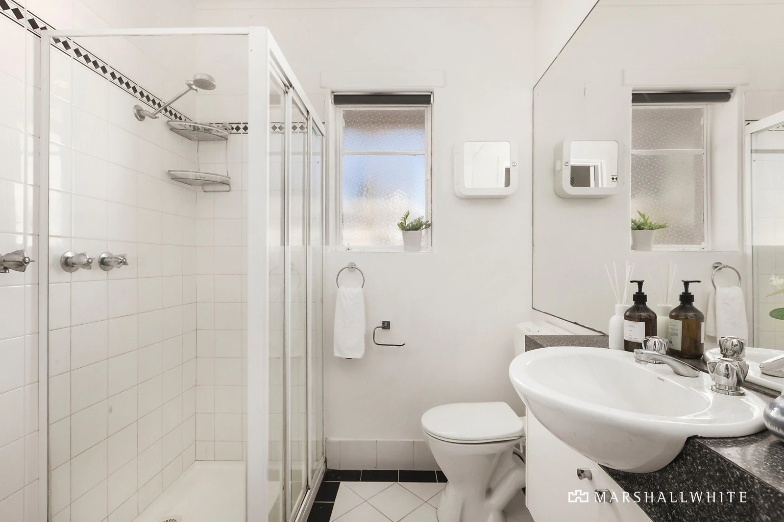 8/14 Oak Street, Hawthorn, VIC