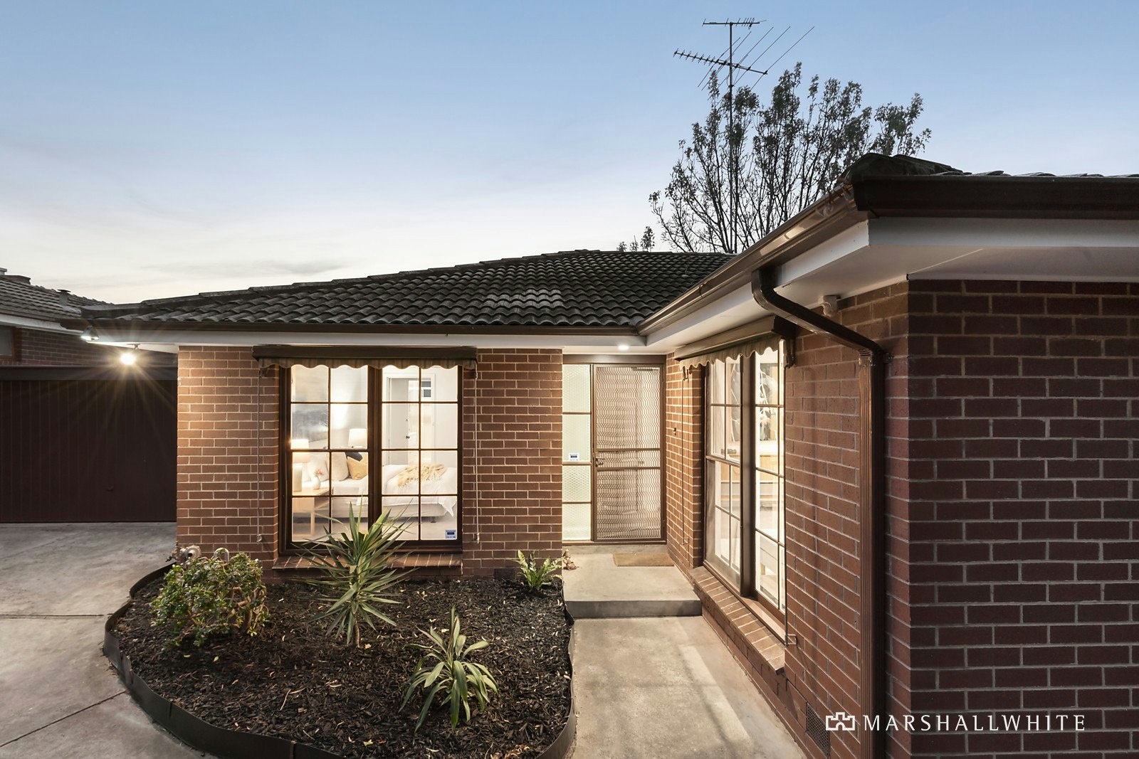 2/11 Glyndon Road, Camberwell, VIC