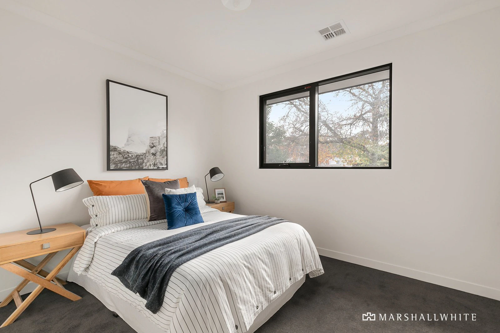 2/1 Rotherwood Drive, Malvern East, VIC