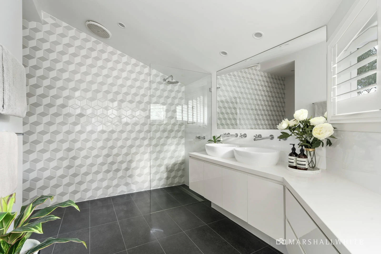 2 Verdun Street, Surrey Hills, VIC