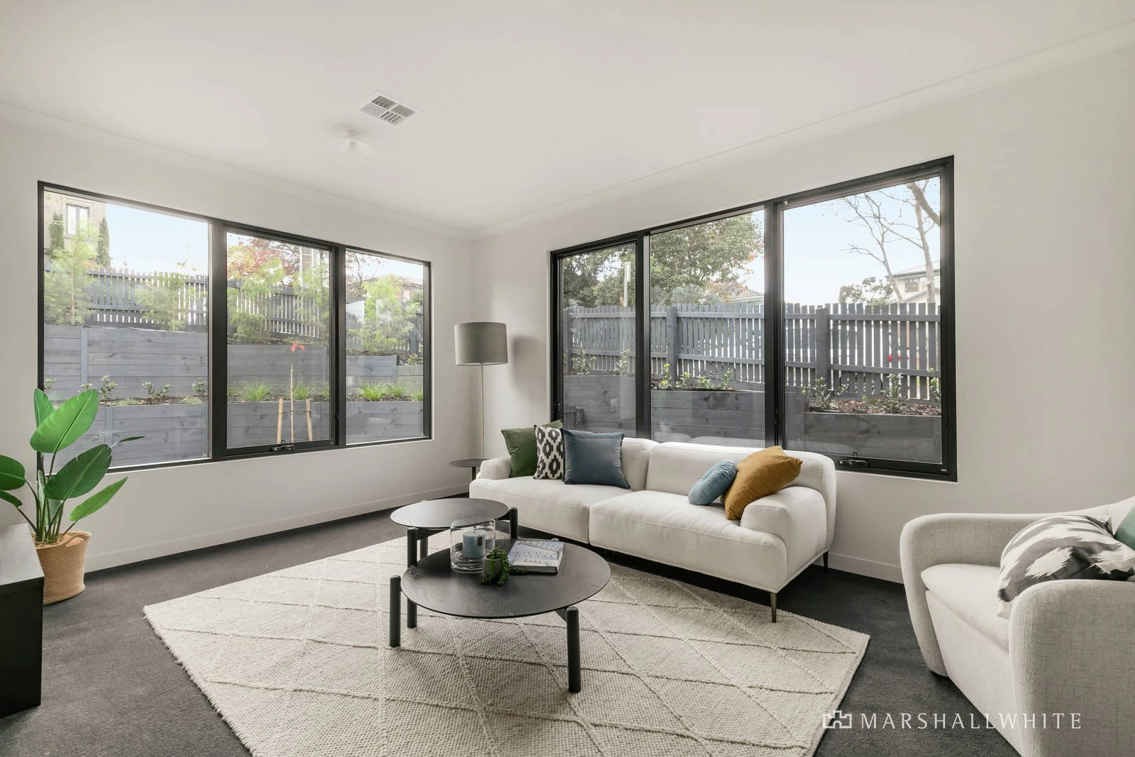 2/1 Rotherwood Drive, Malvern East, VIC