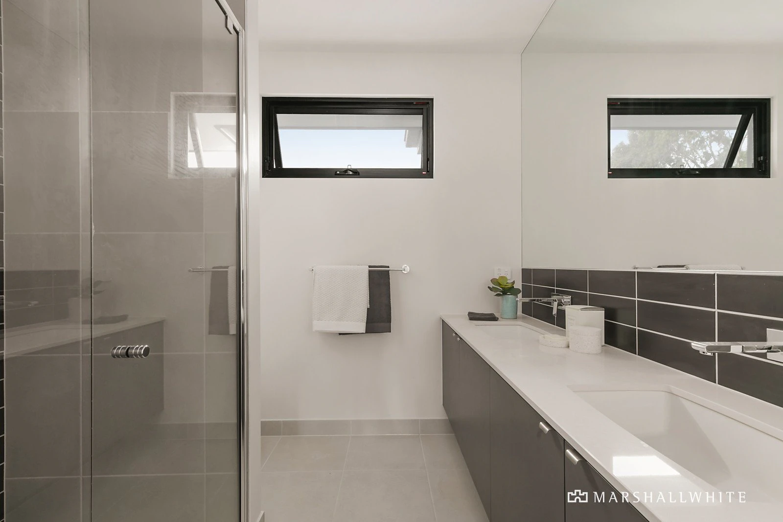 2/1 Rotherwood Drive, Malvern East, VIC