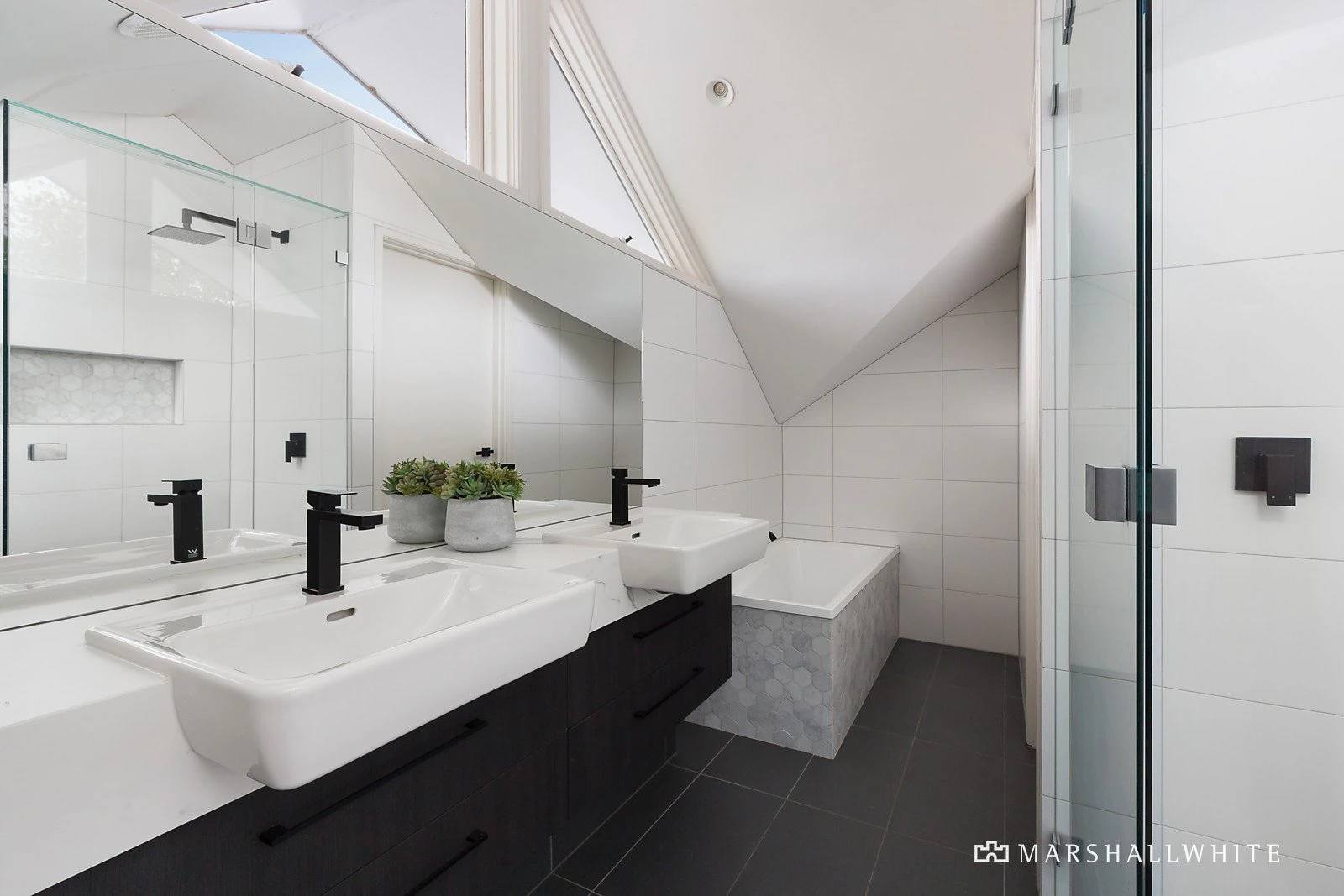 8 Bonview Road, Malvern, VIC