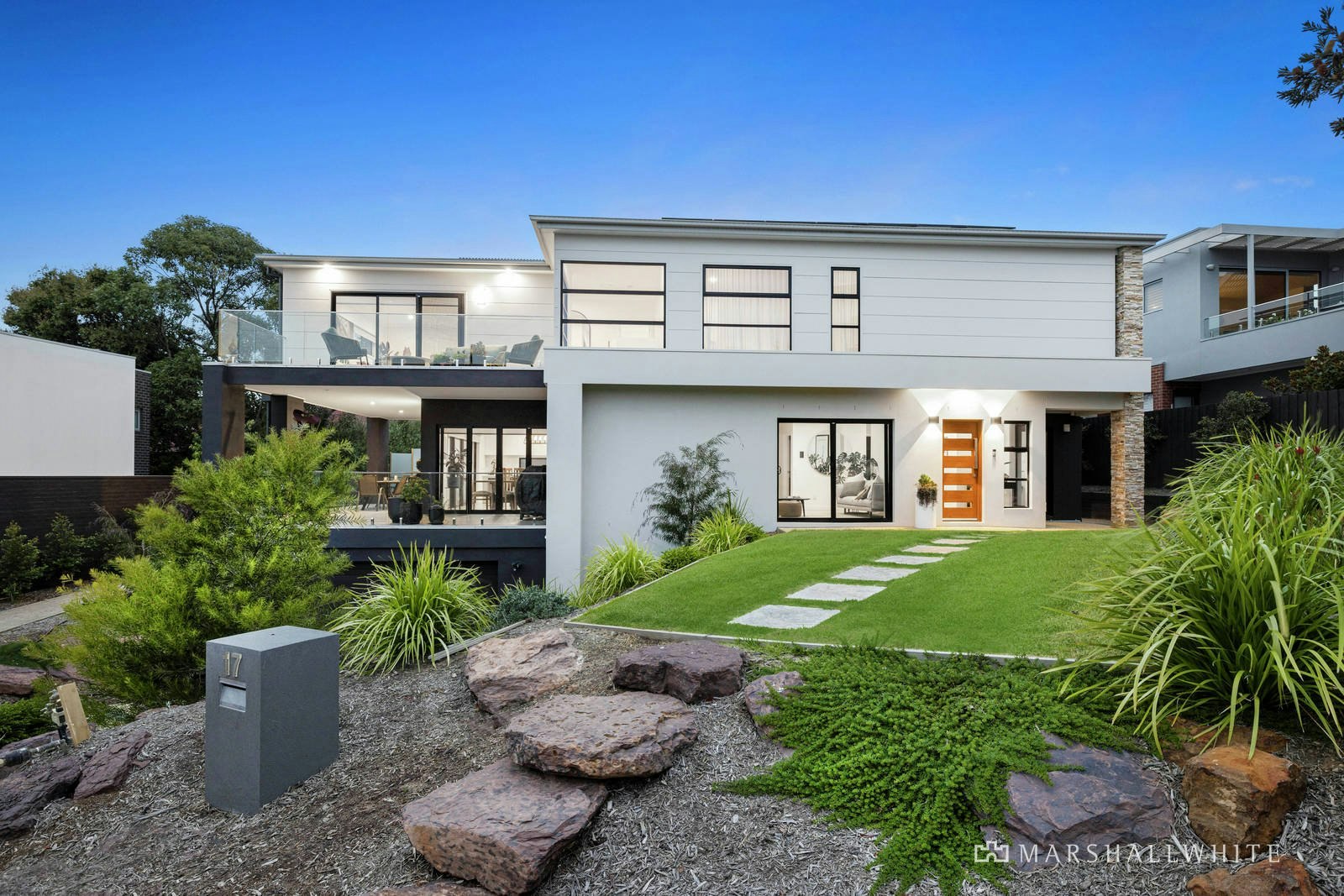 17 Flame Tree Grove, Mornington, VIC