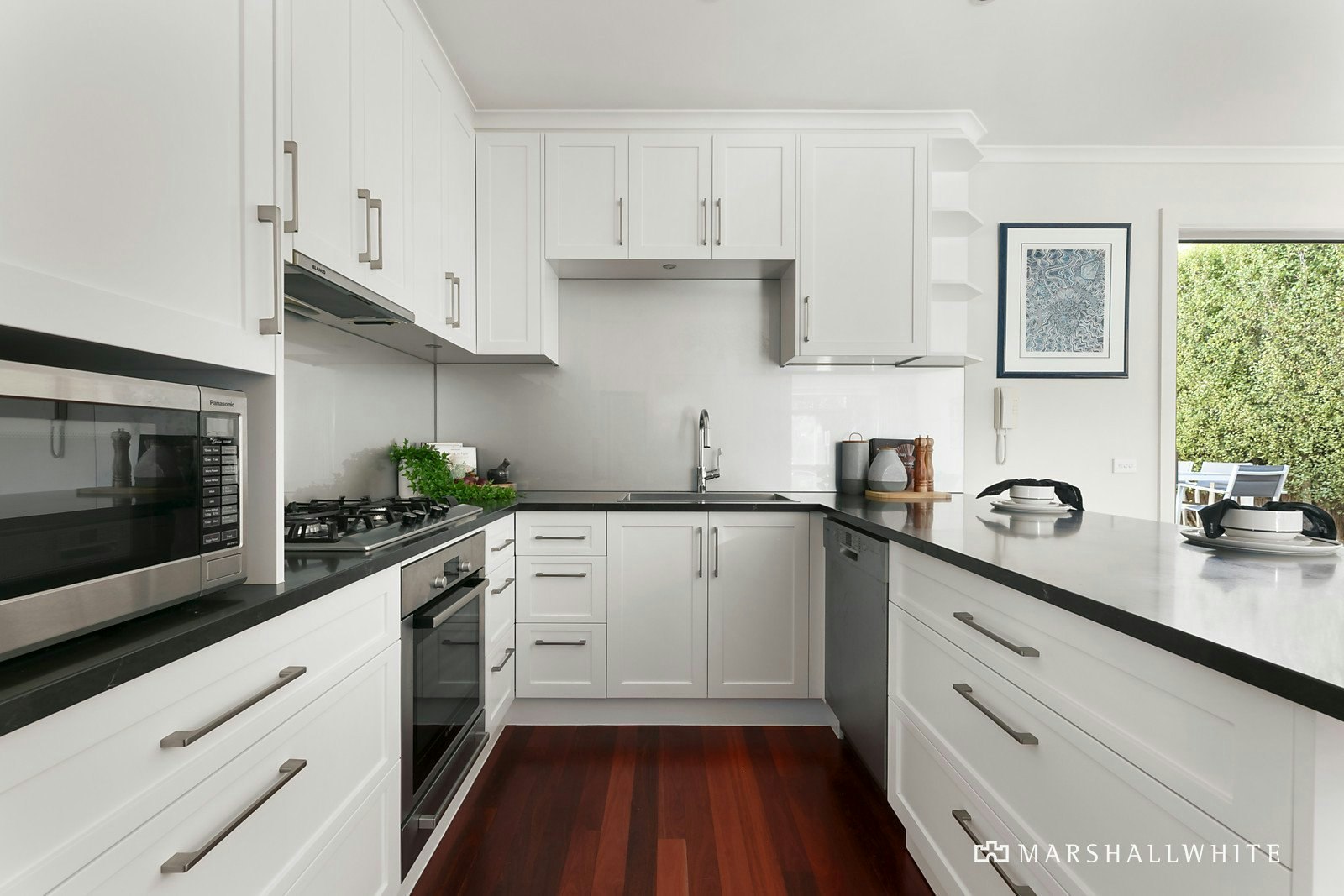 64 The Crescent, Port Melbourne, VIC