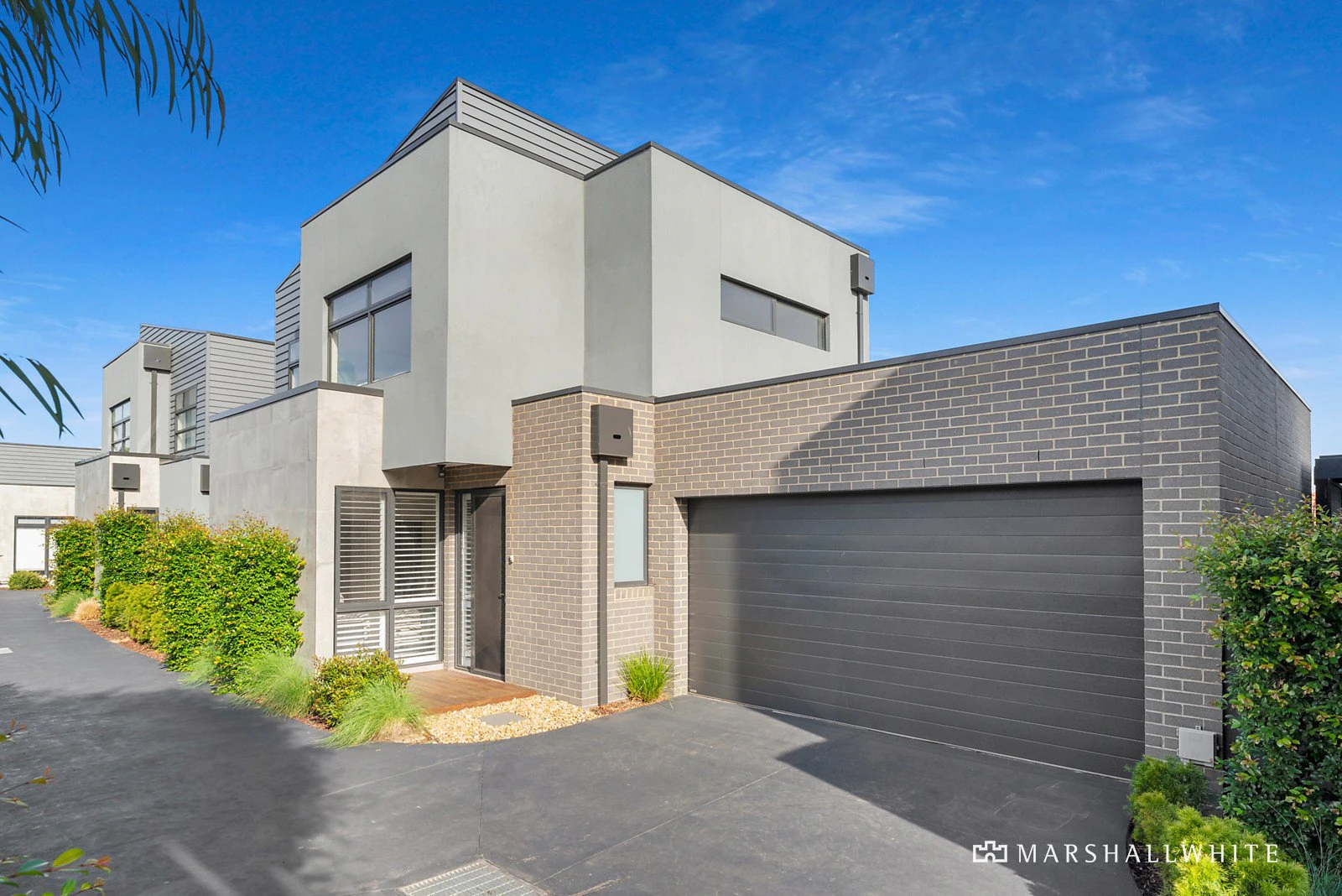 2/18 Van Ness Avenue, Mornington, VIC