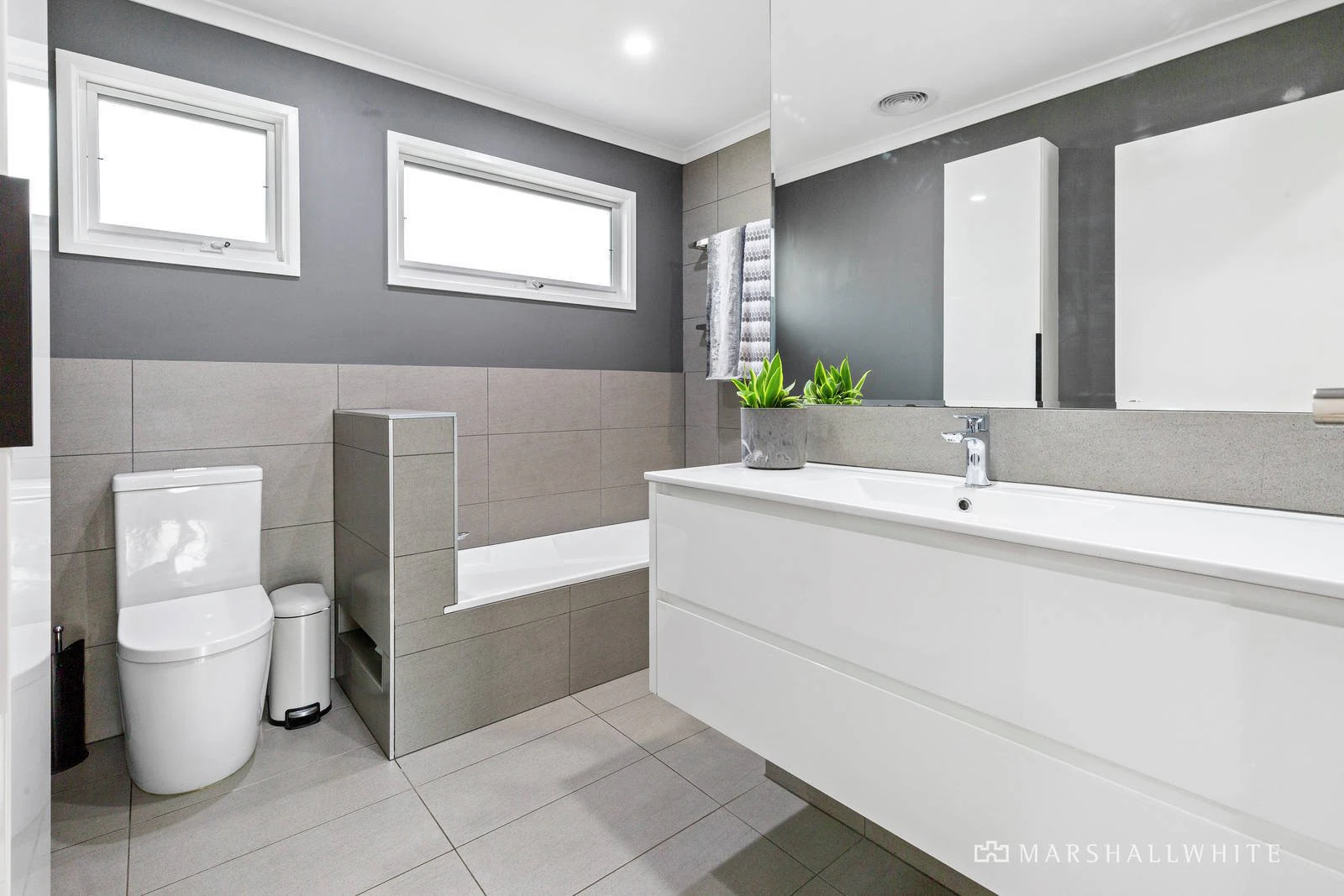 8 Nichols Drive, Mornington, VIC