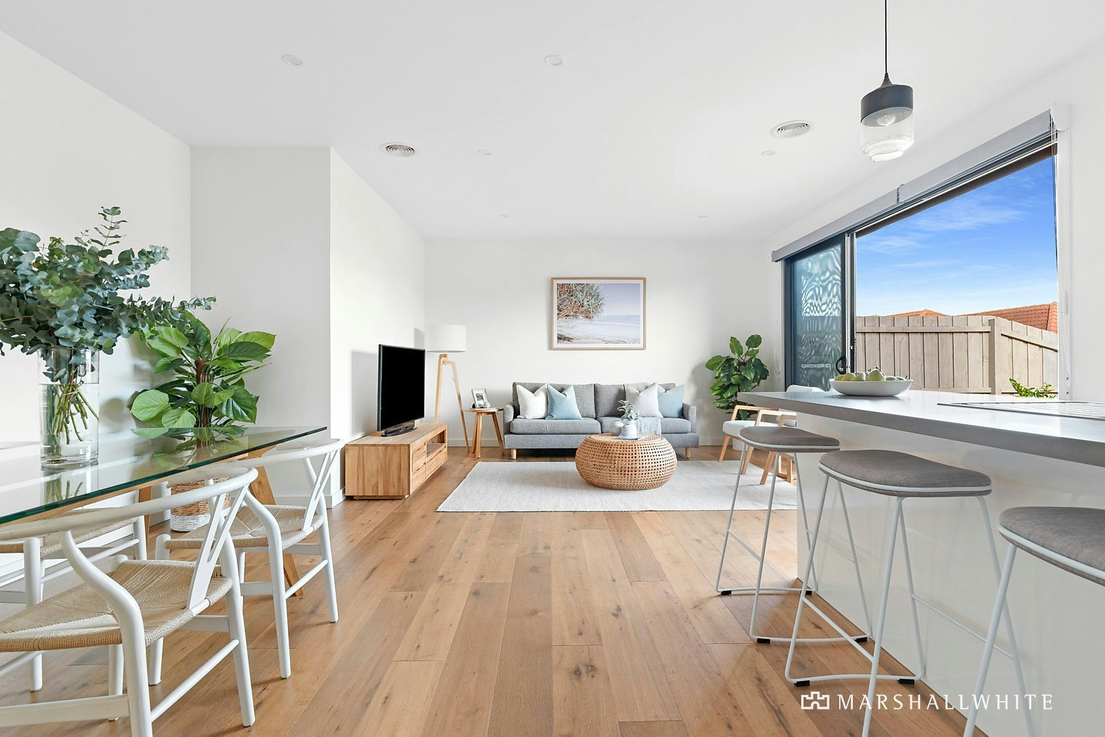 2/18 Van Ness Avenue, Mornington, VIC