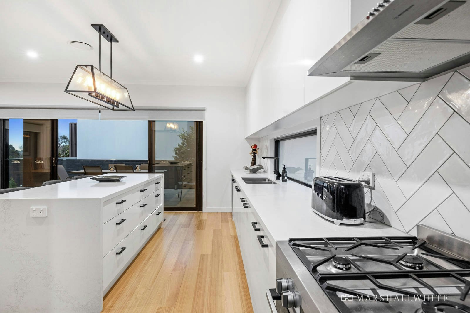 17 Flame Tree Grove, Mornington, VIC