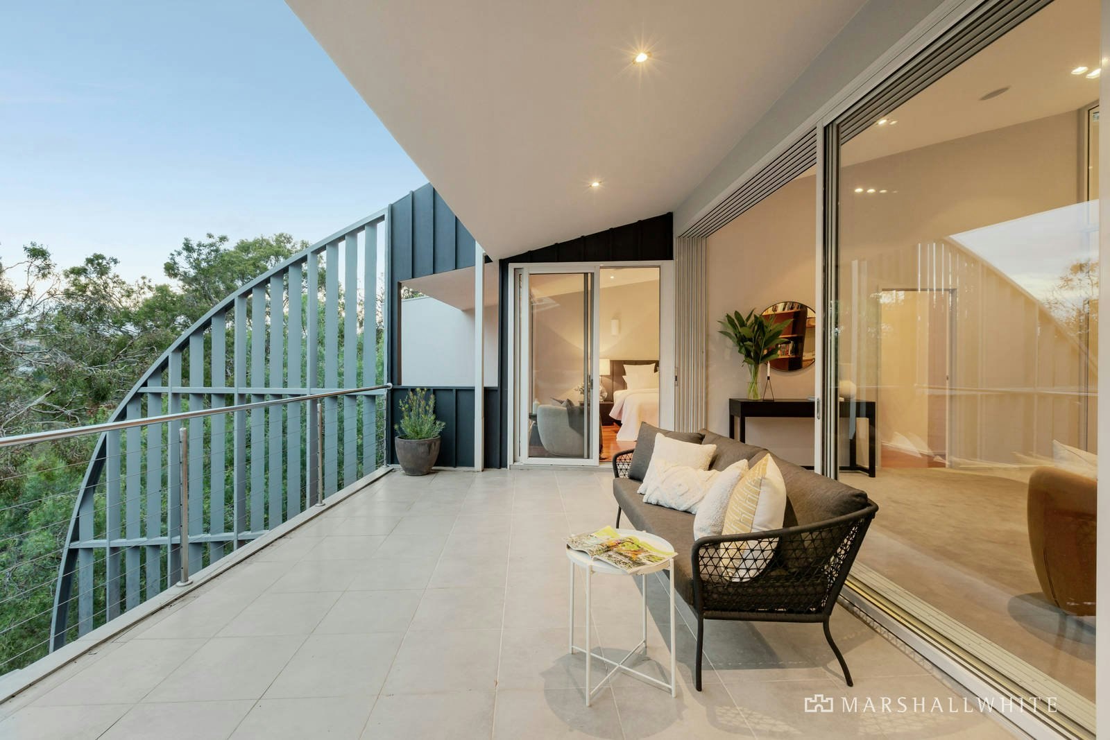 7 Raheen Drive, Kew, VIC