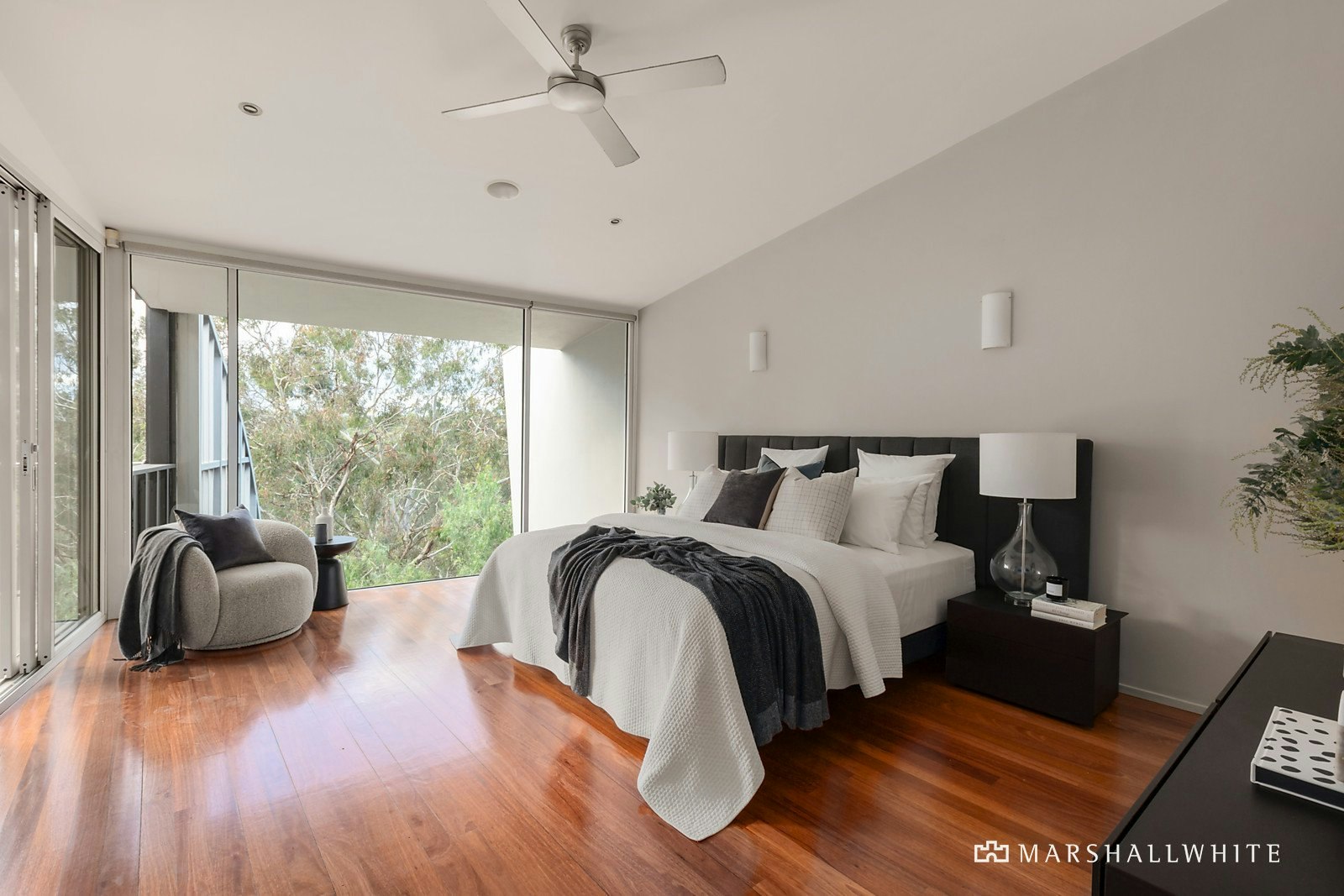 7 Raheen Drive, Kew, VIC