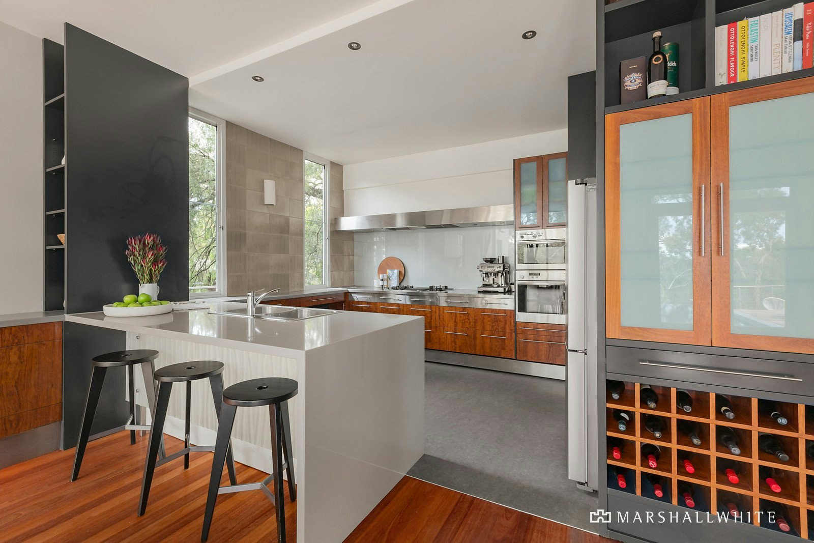 7 Raheen Drive, Kew, VIC