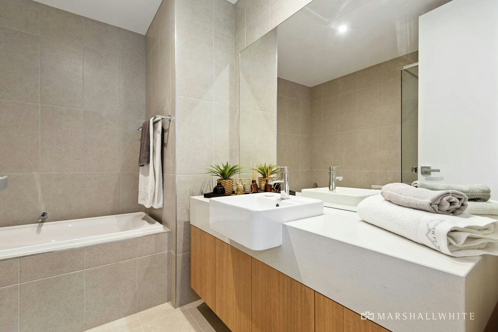 1/198 Belmore Road, Balwyn, VIC