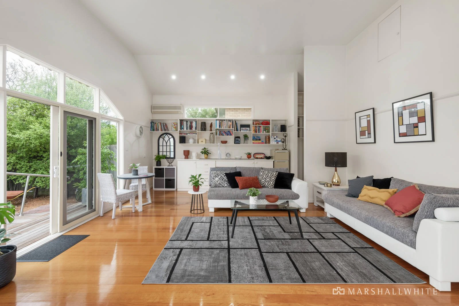 10 Rowena Road, Malvern East, VIC
