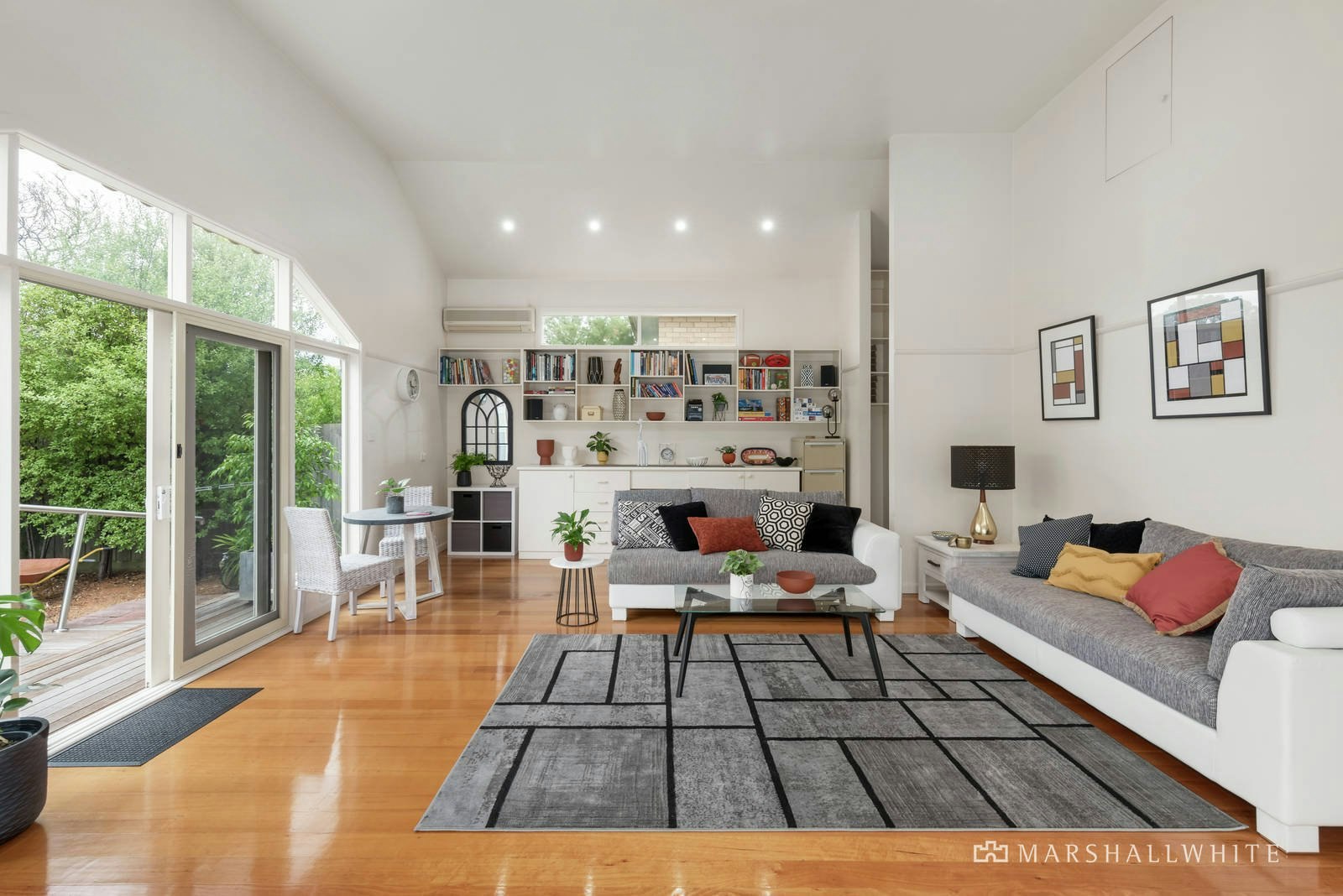 10 Rowena Road, Malvern East, VIC