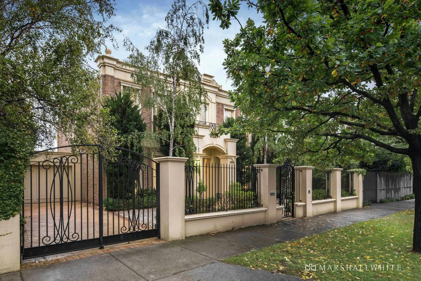 17 Albany Road, Toorak, VIC