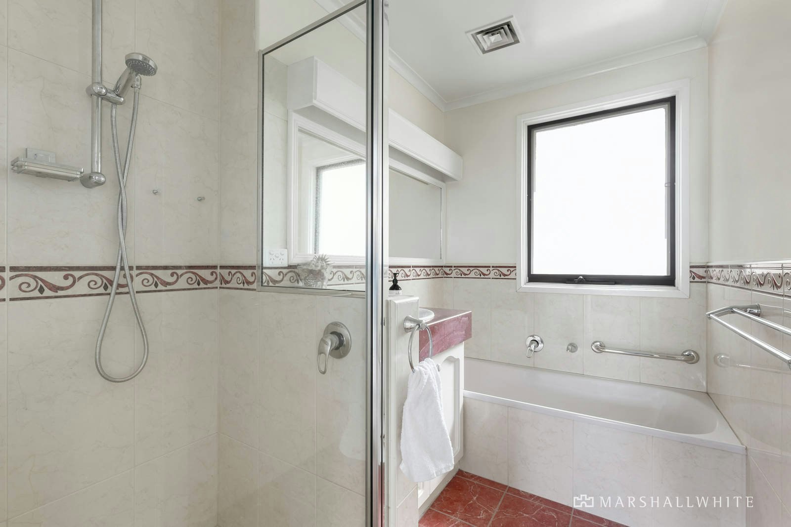 1/2 Valentine Avenue, Kew, VIC