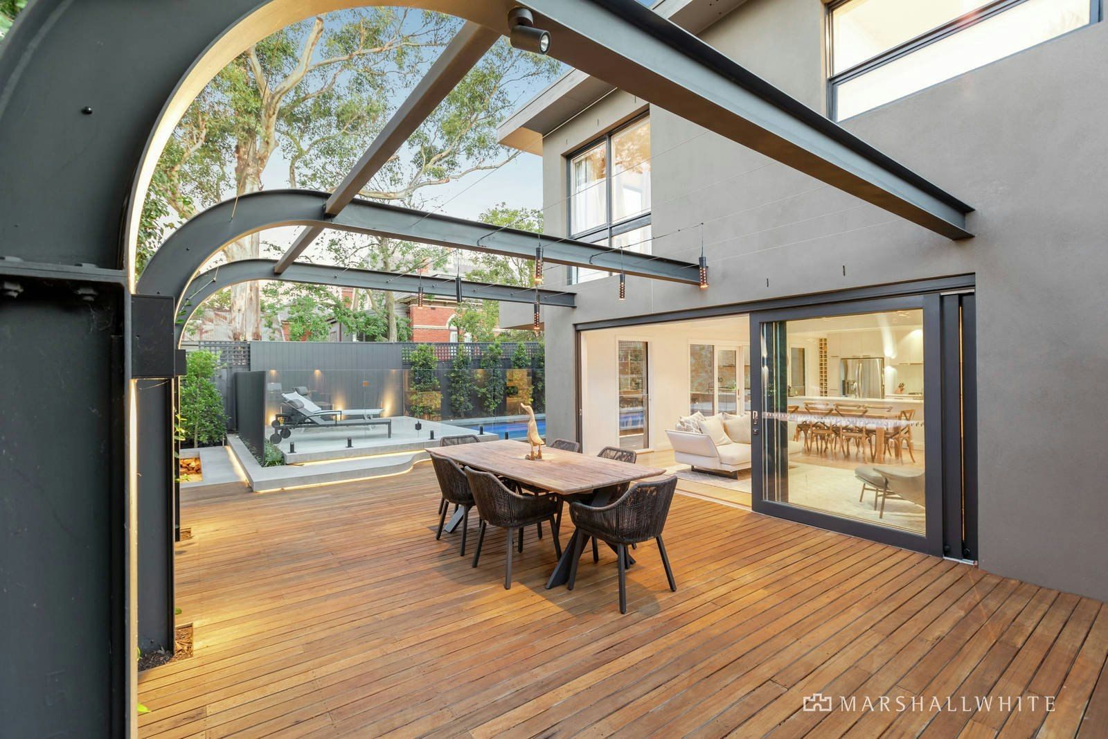 15 Dundonald Avenue, Malvern East, VIC