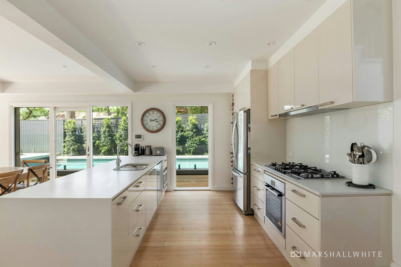 15 Dundonald Avenue, Malvern East, VIC