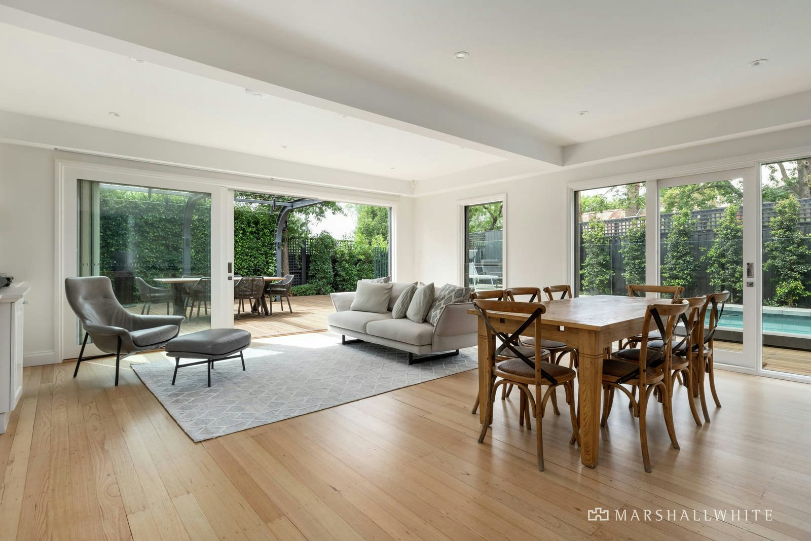 15 Dundonald Avenue, Malvern East, VIC