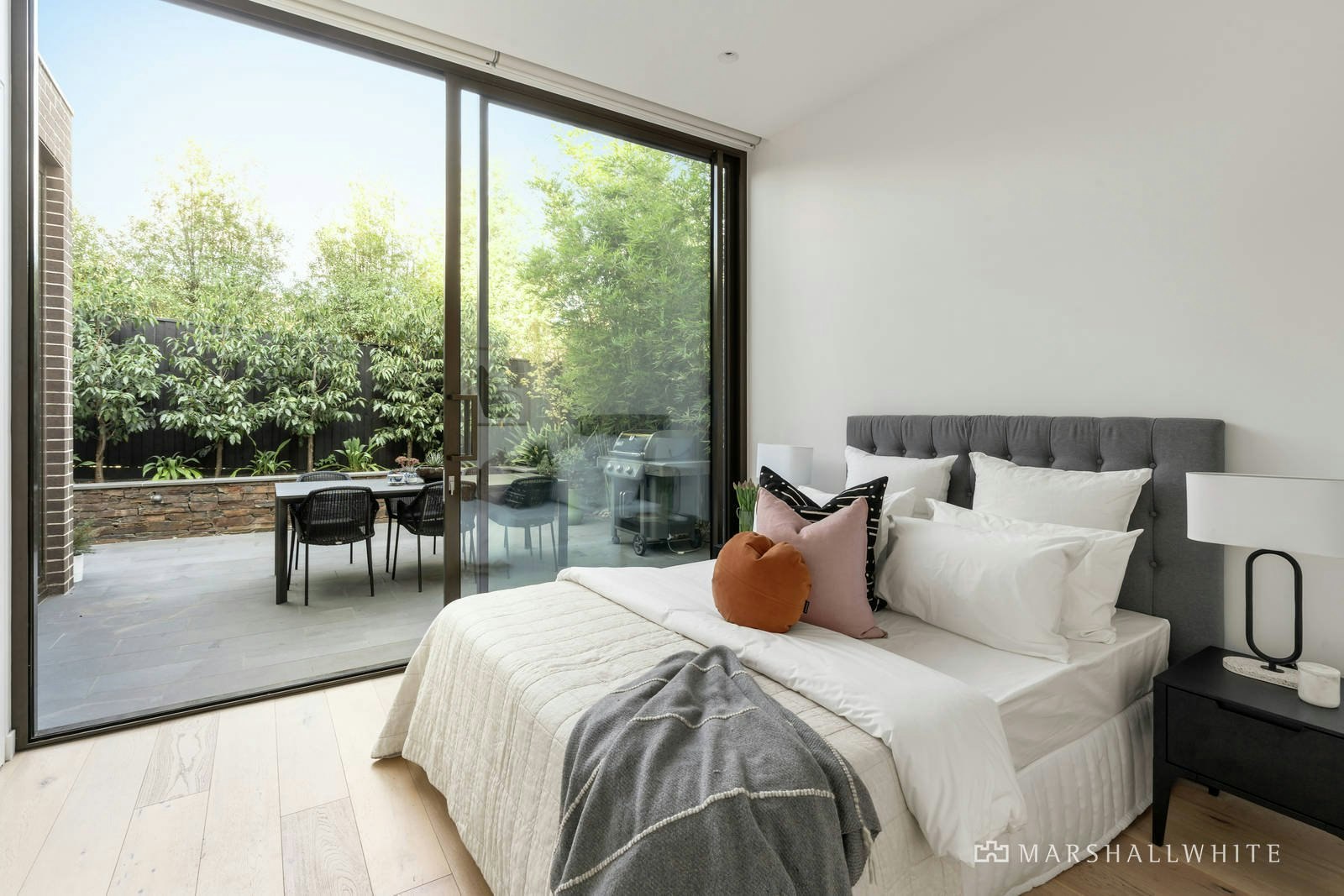 2/172 Prospect Hill Road, Canterbury, VIC