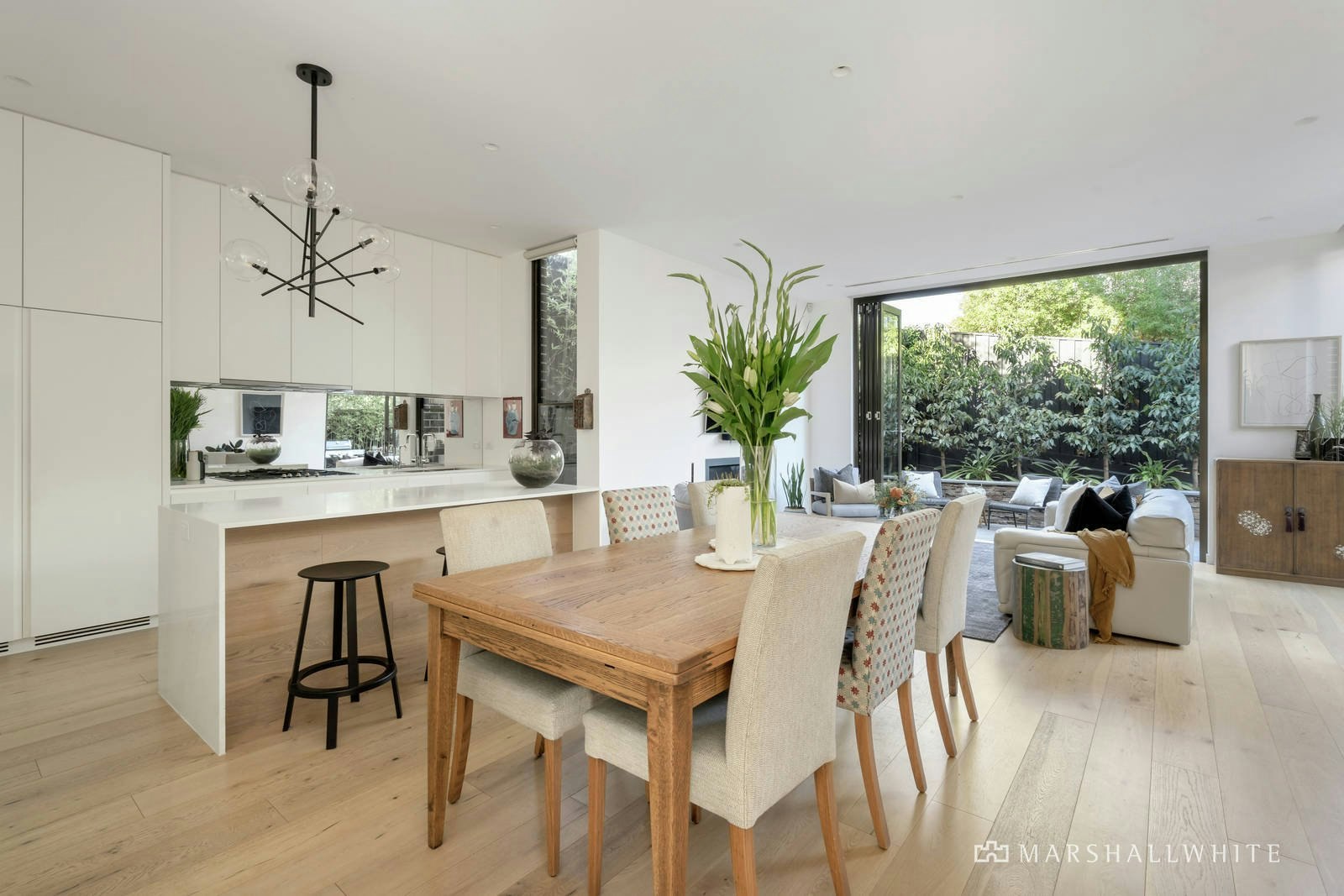 2/172 Prospect Hill Road, Canterbury, VIC