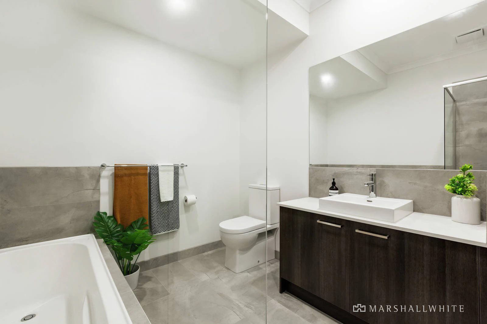2/23 June Crescent, Templestowe, VIC