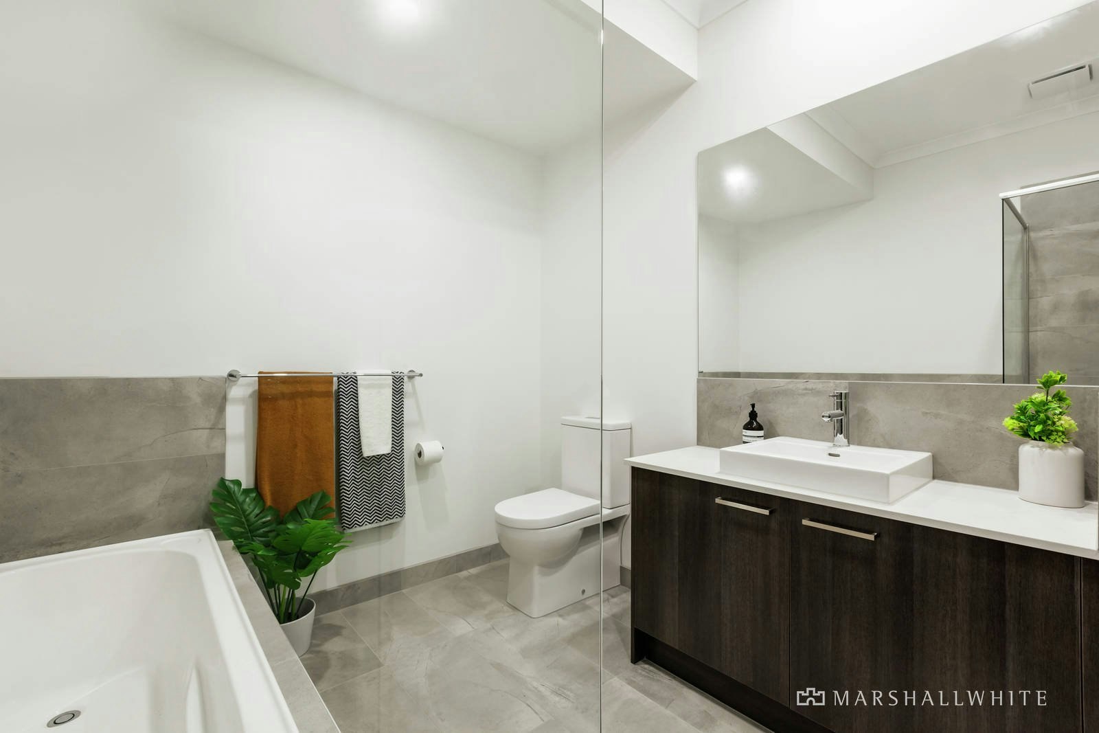 2/23 June Crescent, Templestowe, VIC