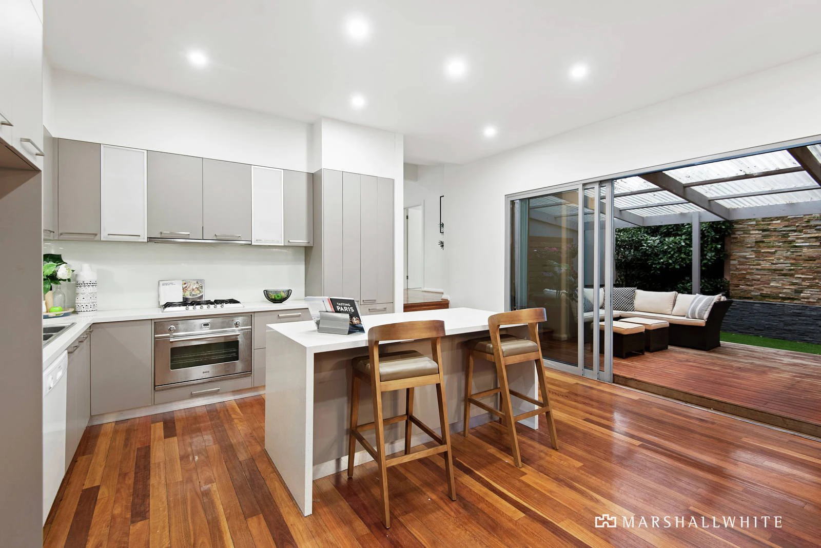 34 Bennett Parade, Kew East, VIC