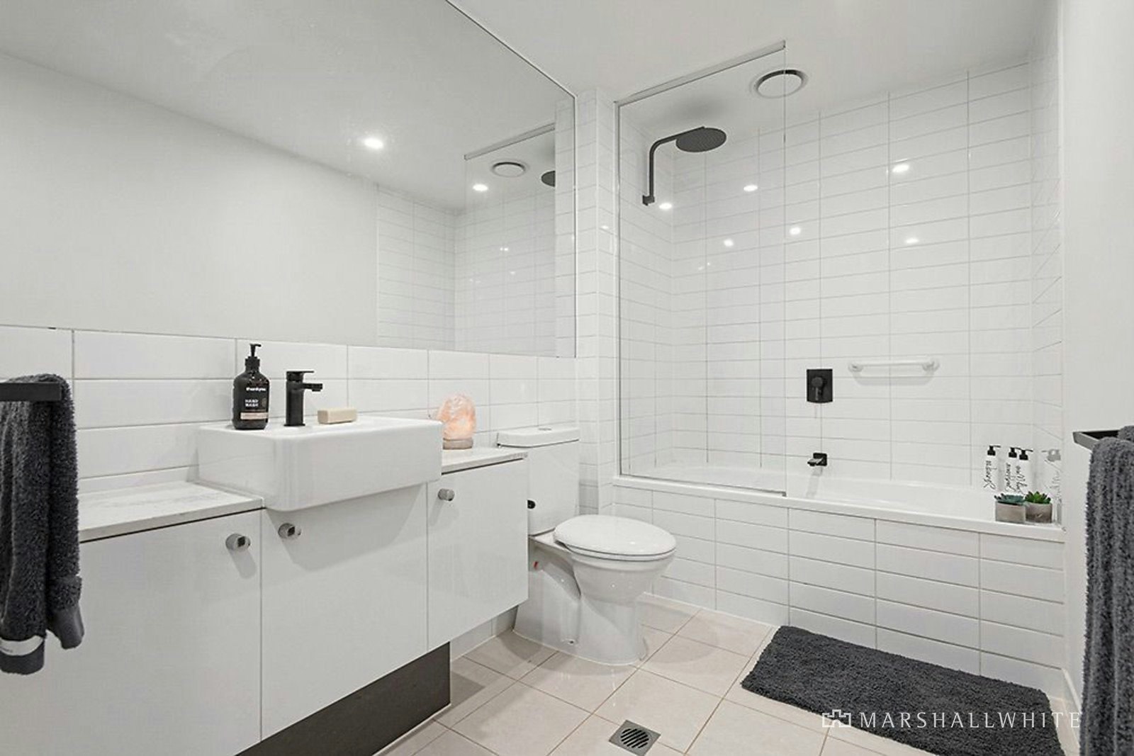 8/78 Holyrood Street, Hampton, VIC