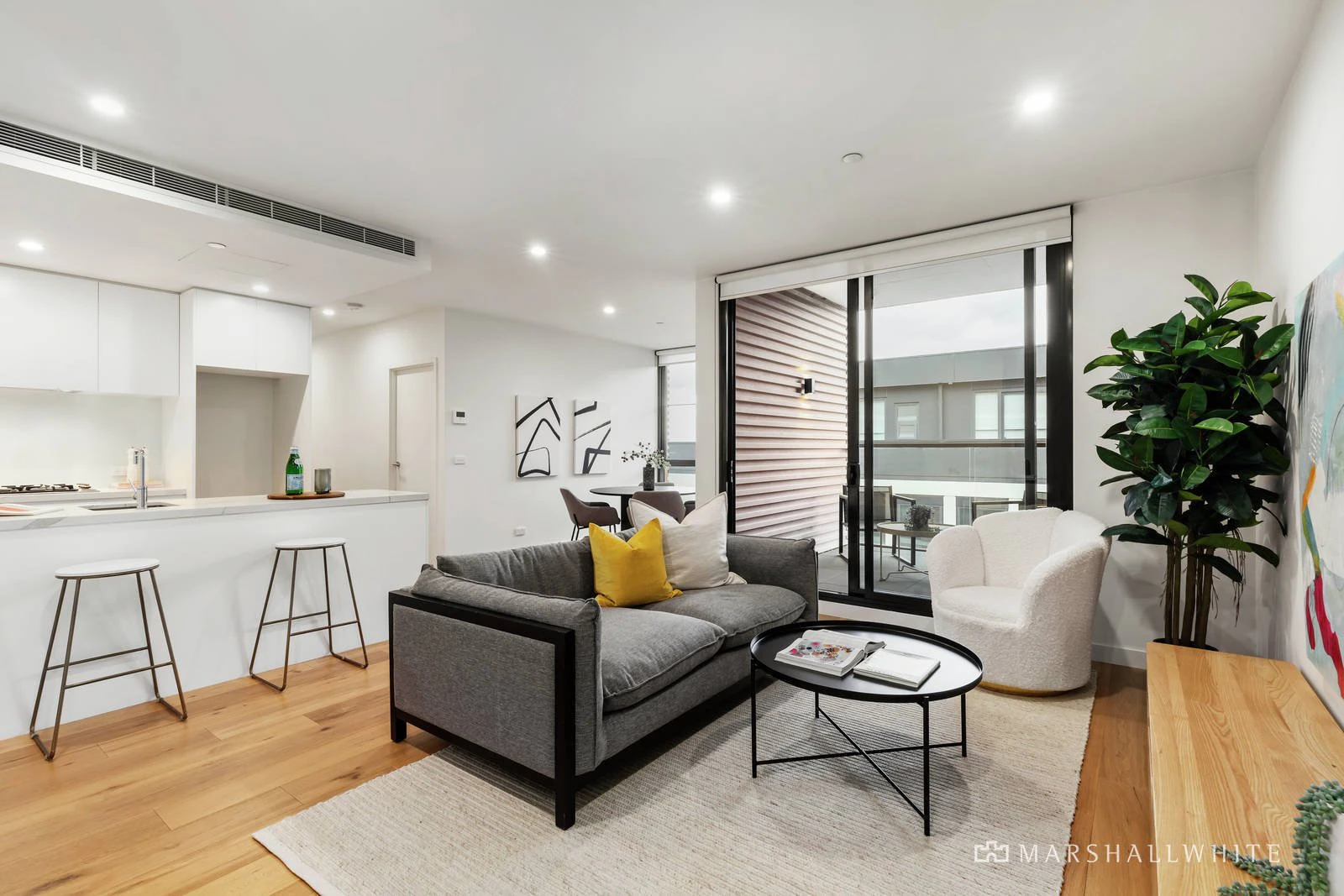 205/7 Red Hill Terrace, Doncaster East, VIC
