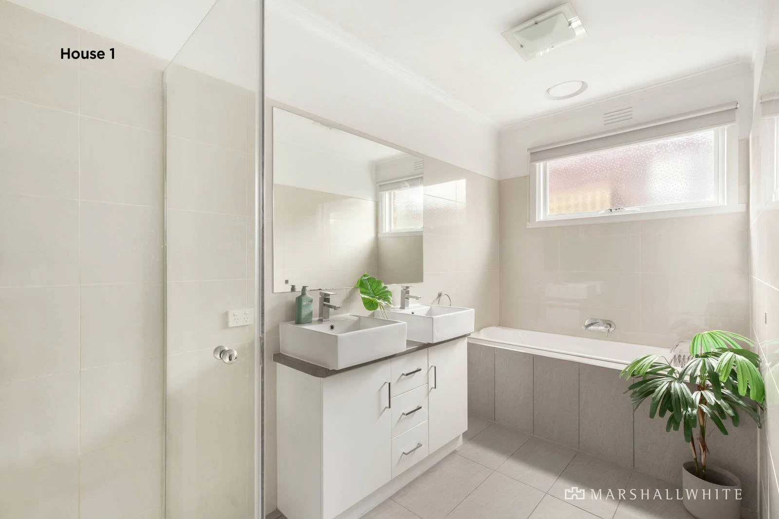 1 / 54 McIntyre Street, Burwood, VIC