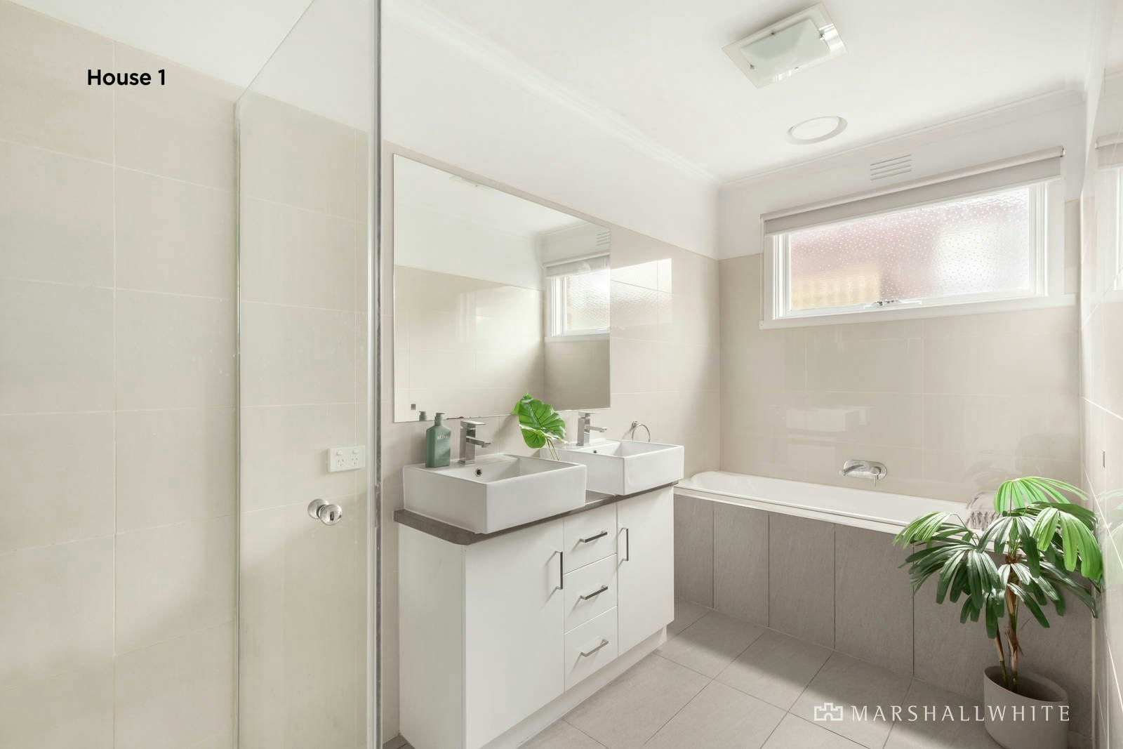 1 / 54 McIntyre Street, Burwood, VIC