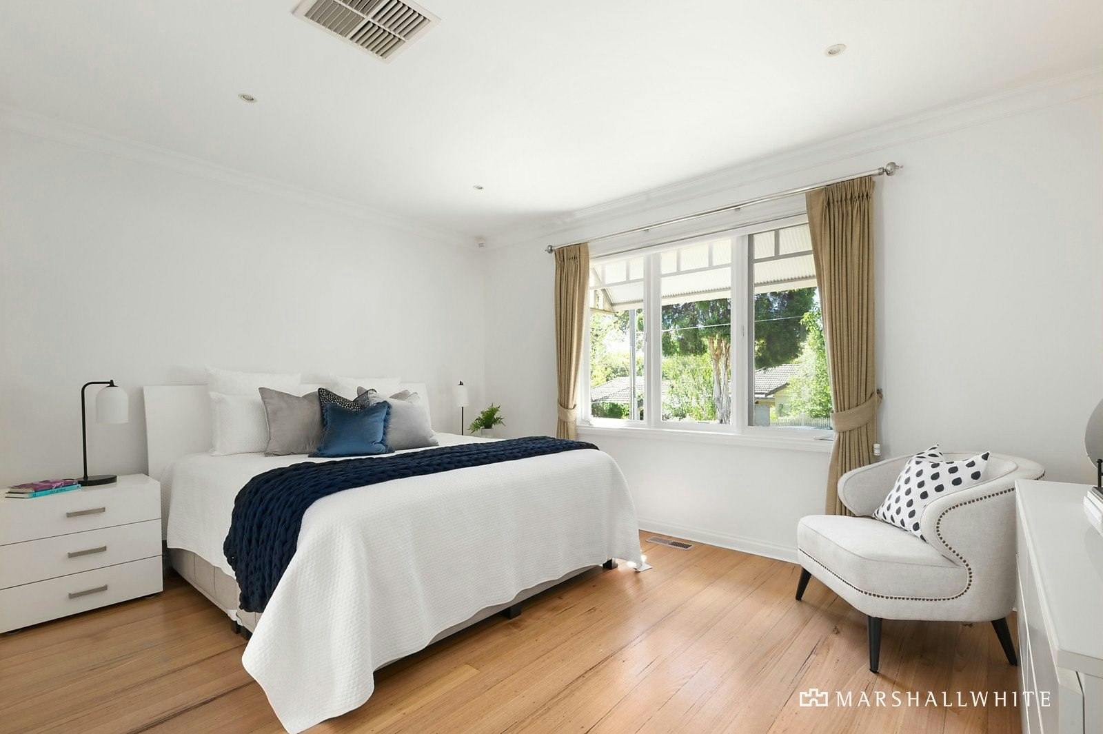 44 Swan Street, Blackburn South, VIC