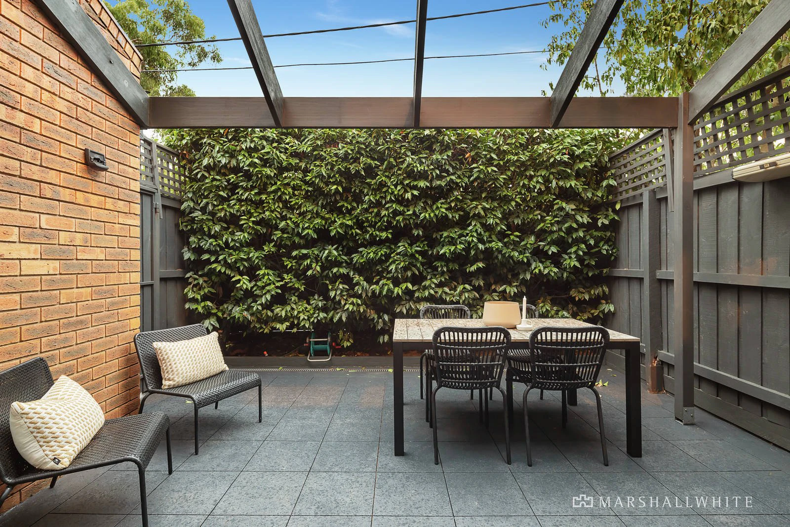2/31 Ferncroft Avenue, Malvern East, VIC
