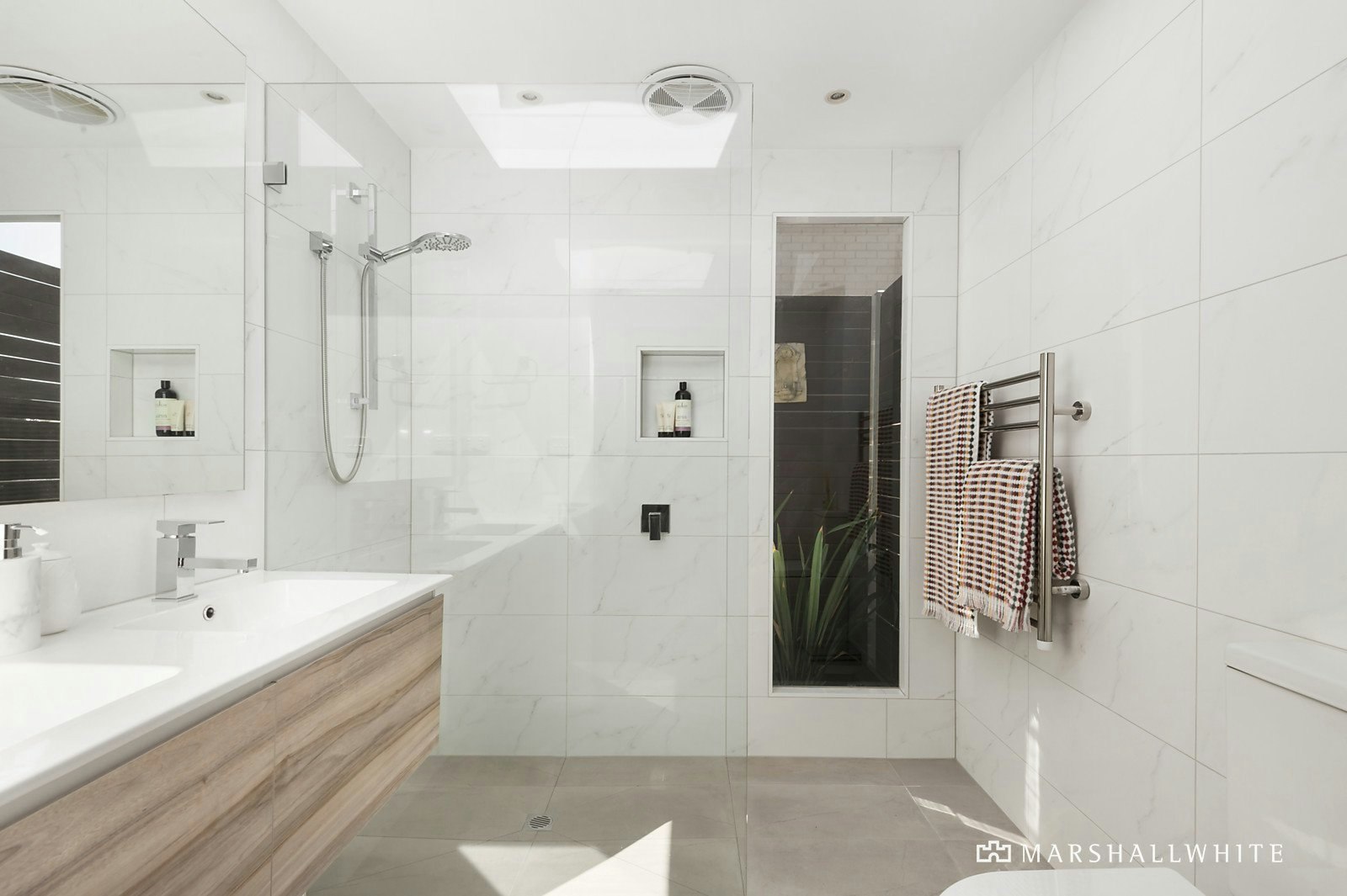 44 Swan Street, Blackburn South, VIC