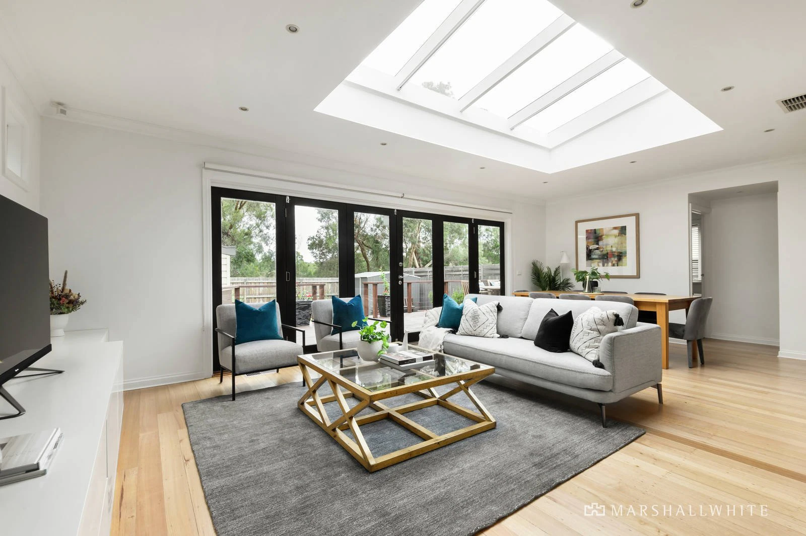 44 Swan Street, Blackburn South, VIC