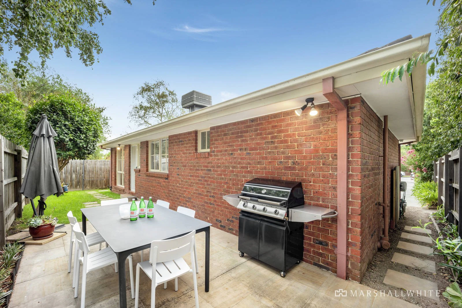2/16 Wallace Road, Burwood, VIC