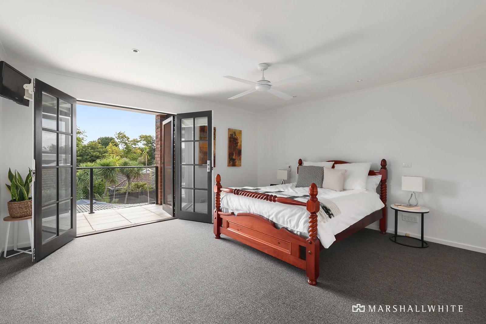 10 Myrniong Street, Glen Iris, VIC