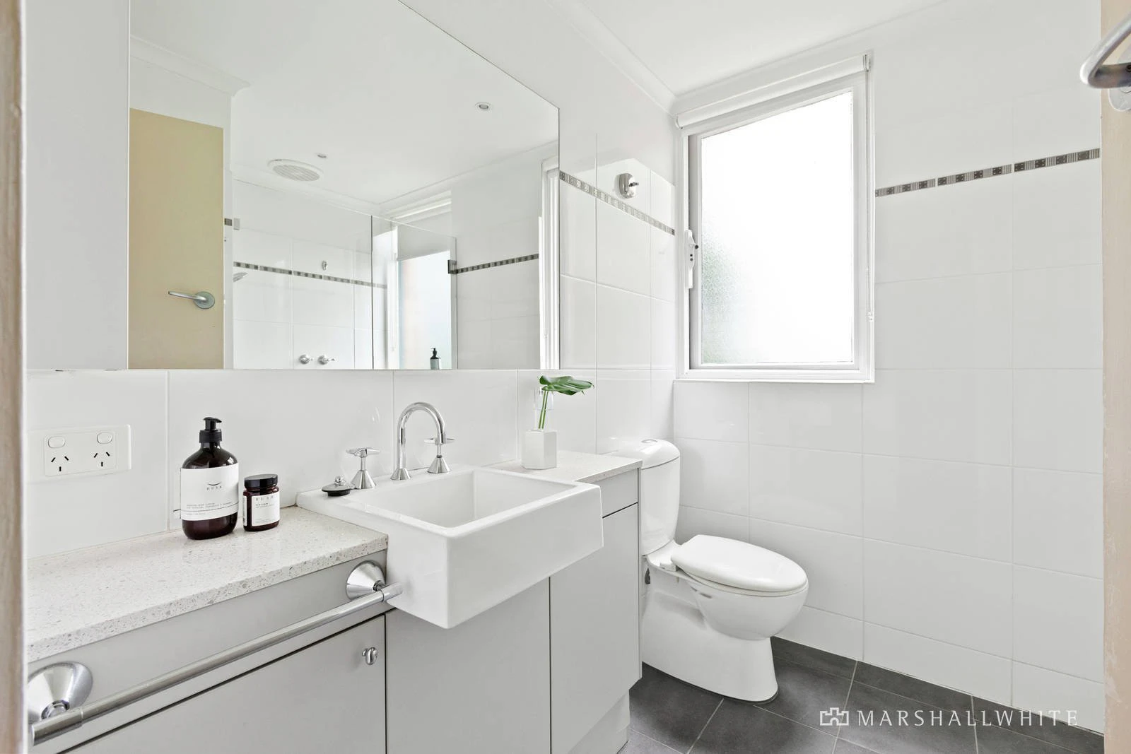 2/4 Glyndebourne Avenue, Toorak, VIC