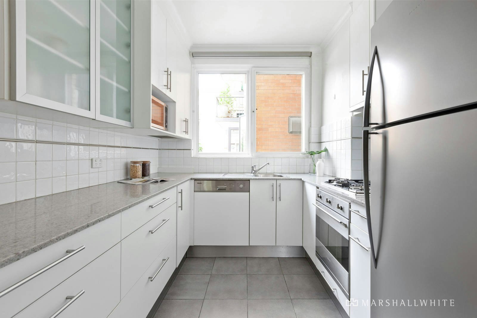 2/4 Glyndebourne Avenue, Toorak, VIC