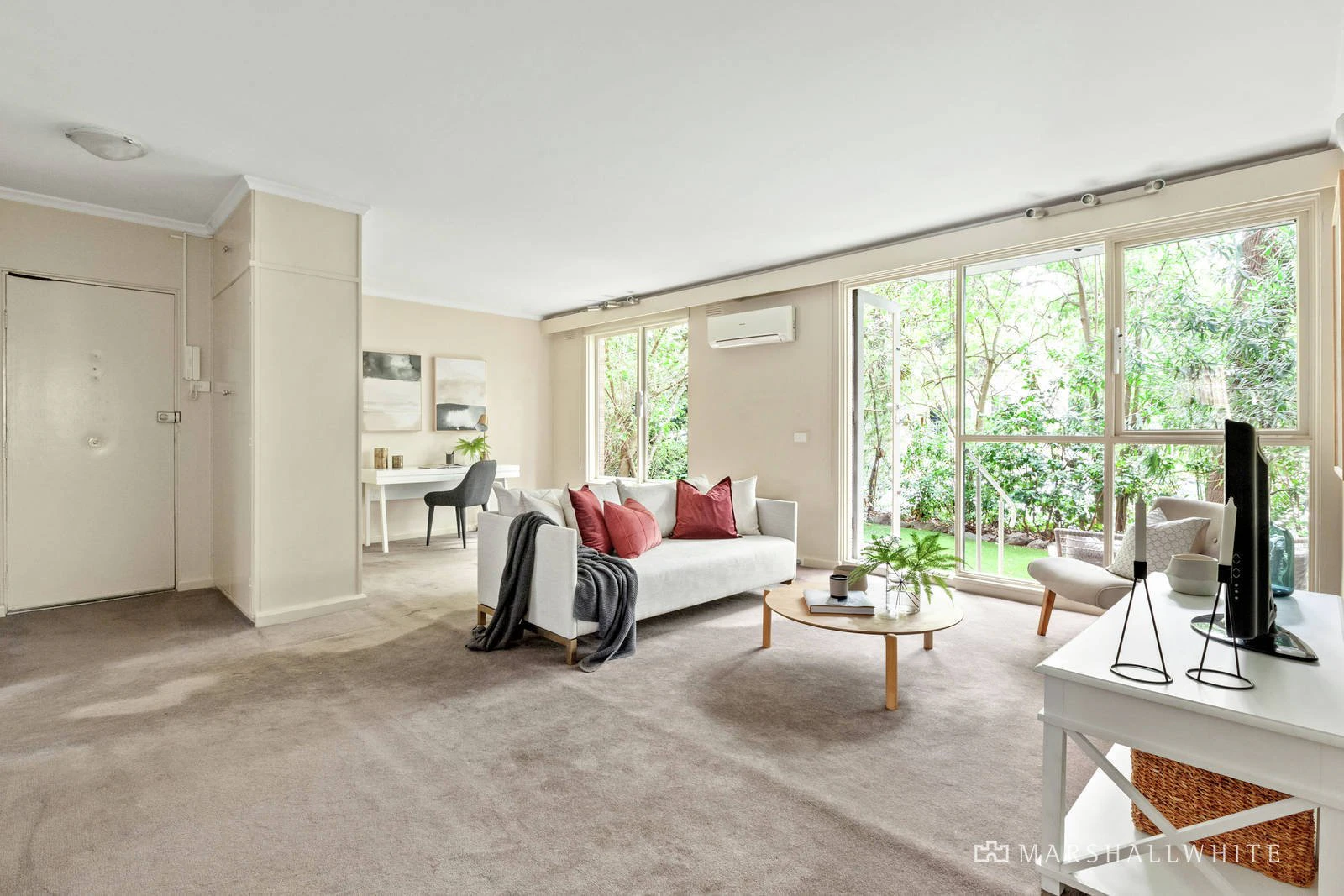 2/4 Glyndebourne Avenue, Toorak, VIC
