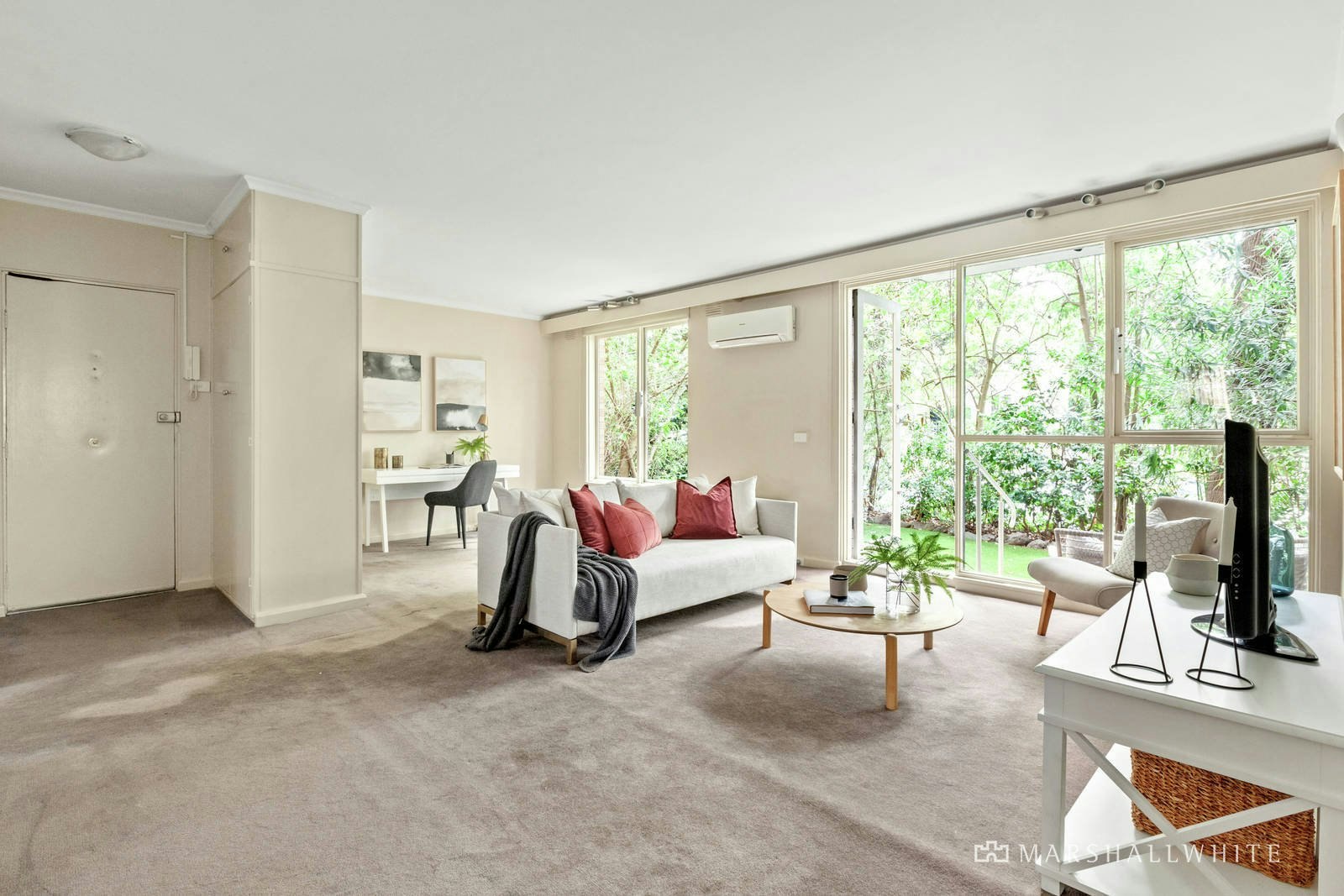 2/4 Glyndebourne Avenue, Toorak, VIC